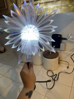 2 Beautiful Bright Stars 🌟 For The Top Of Your Christmas 🎄 Tree Or What Ever You Like To Use Them For There Beautiful And Shine Really Bright . 