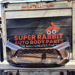 2025 CROWN SIGNIA BUMPER FRONT OEM 2026