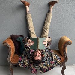 VINtage VINdow Bench