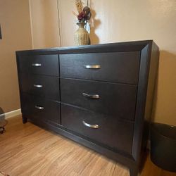 Bedroom Furniture/Tv