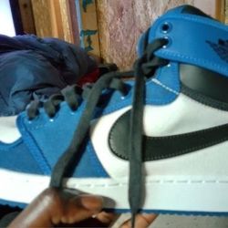 Jordan’s 1 Size 12 Dark Blue & White 