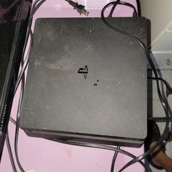 Ps4  slim  With  the cables And The TV 