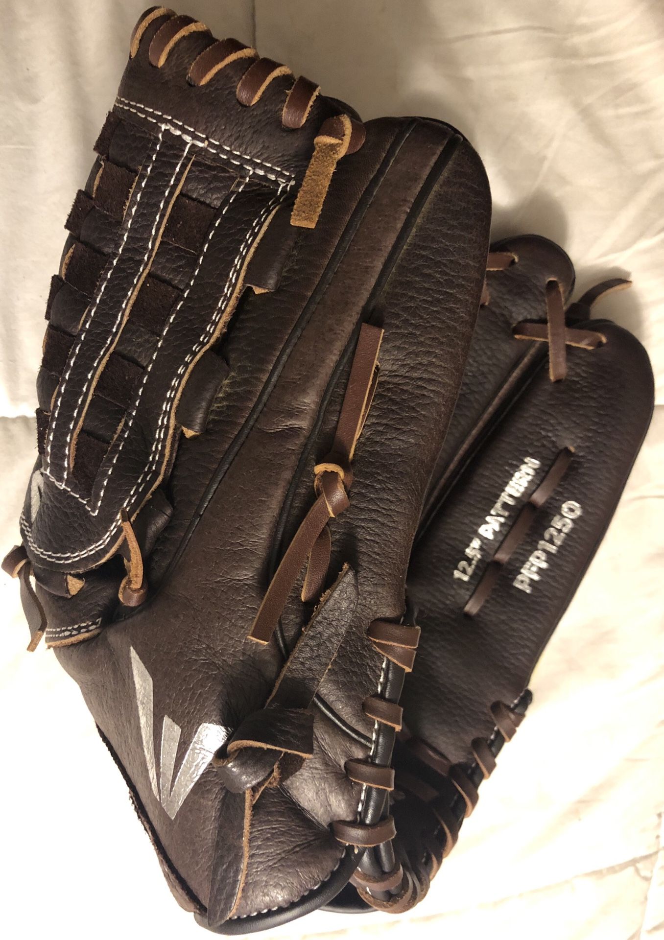 Easton Prowess Softball Glove