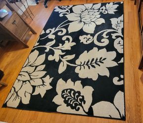 Area Rug 5'x7' black&cream