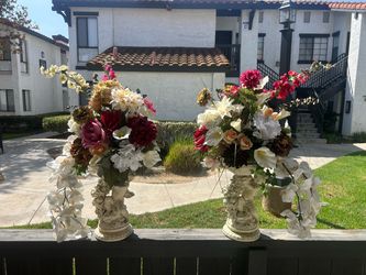 Sculpture Vases with Artificial Flowers