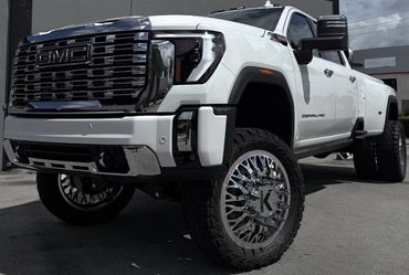 Set 24 KG1 Tires 37x12.50R24 AMP And 6.5 Liftkit BDS/Fox Shocks , GMC Denali