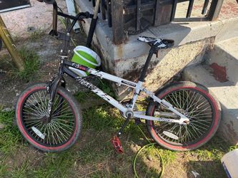 Razor Nebula BMX Bike
