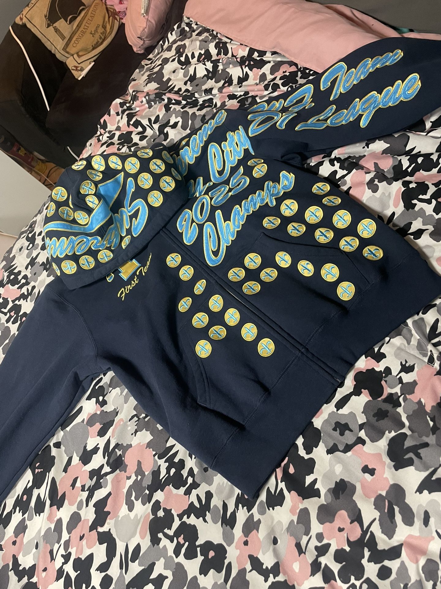 SUPREME LEAGUE CHAMPS SWEATSUIT