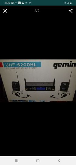 DUAL WIRELESS HEADSETS MICROPHONE