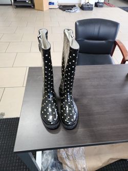 Star Bay Women's Size 8 Rain Golashes