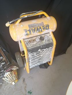 DeWalt air compressor 4.5 gallon 200psi