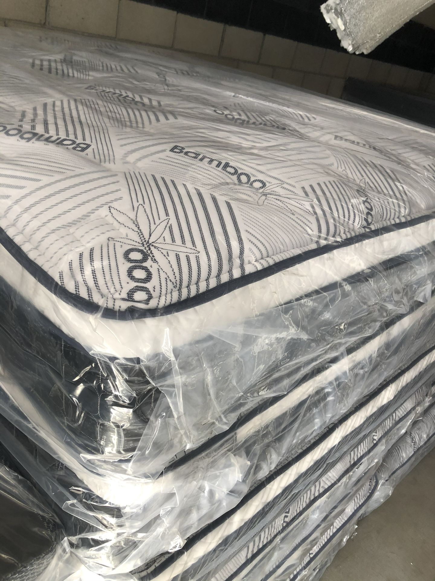 Brand new E KingCal KingQueenFull And Twin Size Pillow Top Mattress And Box SpringPrices Are Between $160 $350