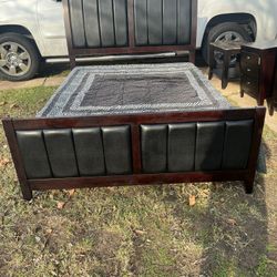 Bedroom Furniture, Head& Footboard Queen size , Dresser w/Mirror, Chest & Nightstand