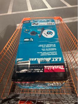 Makita 18V X2 (36V) LXT Lithium‑Ion Brushless Cordless 9 in. Power Cutter, batteries & Charger