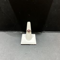 18K Women’s Diamond Ring Size 7