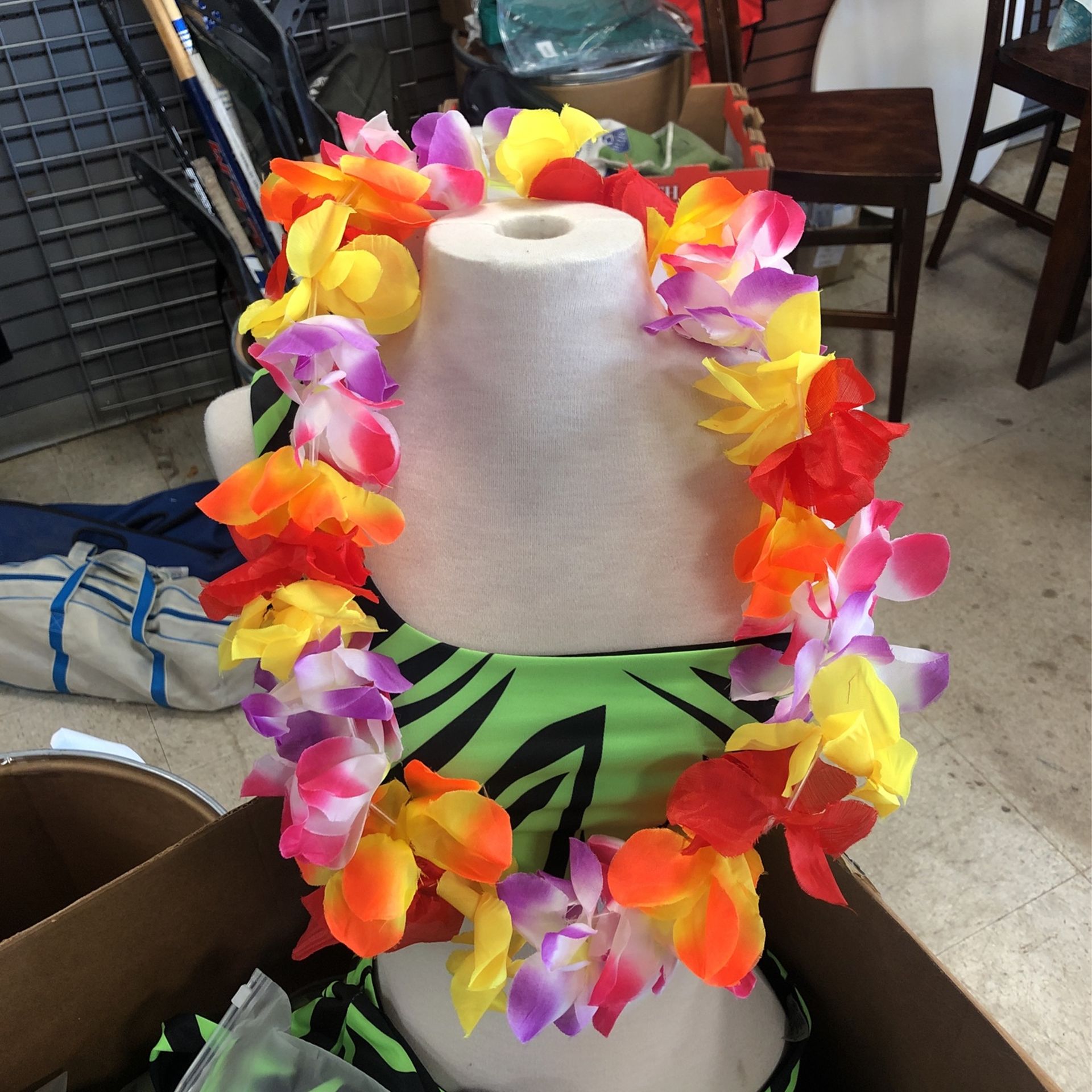 30 Hawaiian 🌺 Leis Luau Party CLOTH Brand new 