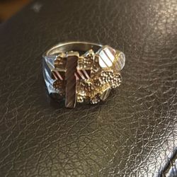 10 Kraft Gold Nugget Ring With Cross 5.36 Grams