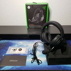 New Razer Kraken V3 Wired USB Gaming Headset: Triforce Titanium 50mm Drivers - THX Spatial Audio - Chroma RGB Lighting - Hybrid Fabric & Leatherette M