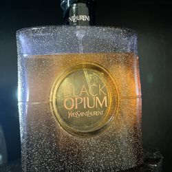 Saint Laurent Black Opium Perfume