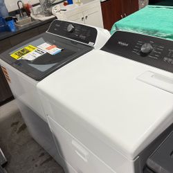 Whirlpool Washer And Electric Dryer Set