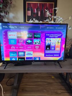 TCL Roku TV 1080. 32 in.
