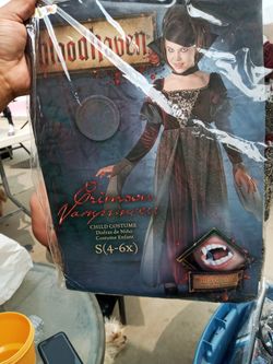 Vampire girl costume