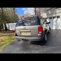 2005 Ford Explorer