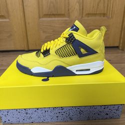 Air Jordan 4 “Lightning” Size 7.5M