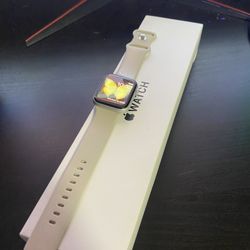 Apple Watch SE 44mm Silver Aluminum Case 
