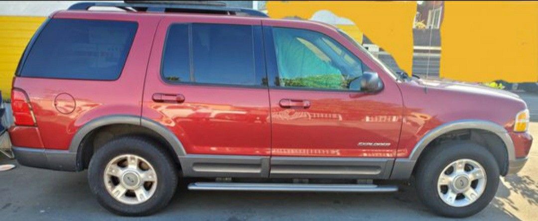 2004 Ford Explorer