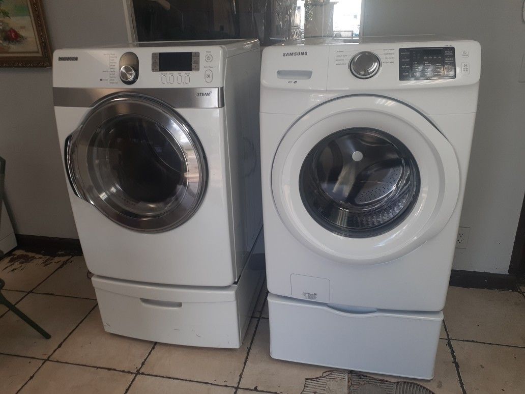 White Samsung Front Load Washer & Dryer