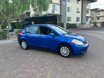 2012 Nissan versa