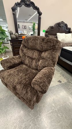 OVERSIZED RECLINER CHAIR