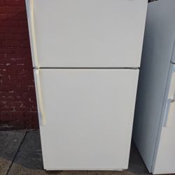 33 Inch Whirlpool Refrigerator Working Great Condition