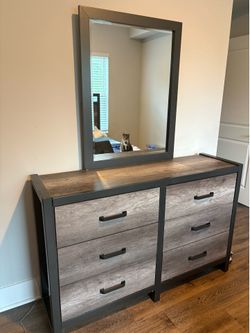 Dresser ONLY