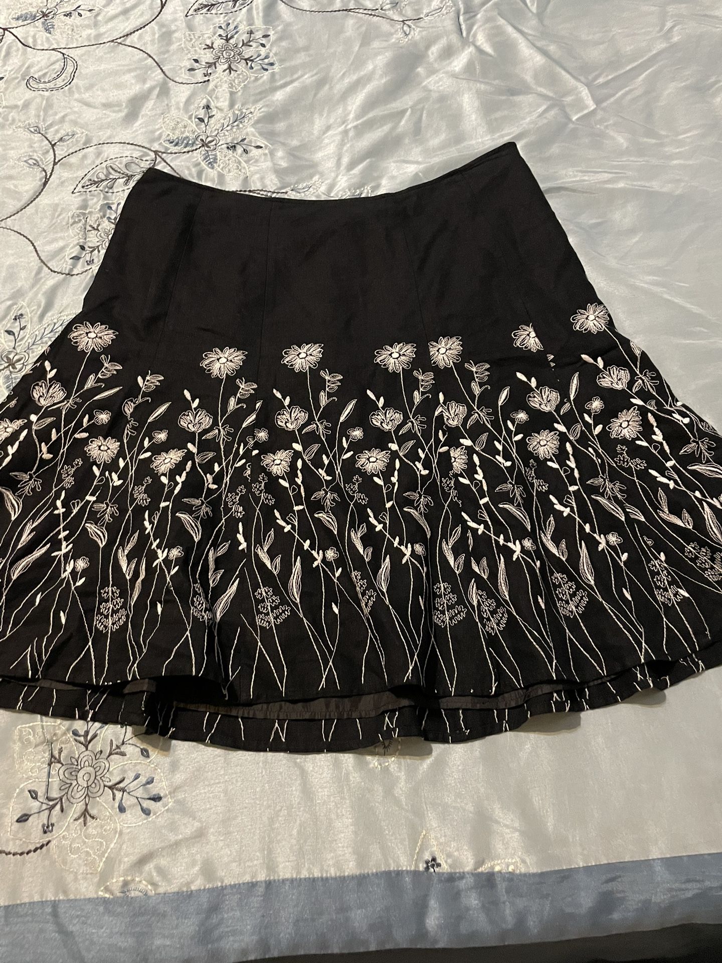 Ladies Christopher & Banks Size 14 Full Black White Floral Linen Rayon Modest Skirt