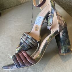 Multi Color Sandal heels. Size 8 