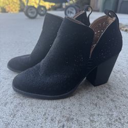 Women's Heels (Size 7.5) 