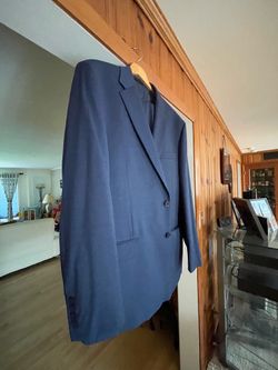 46R men’s suite, Like New