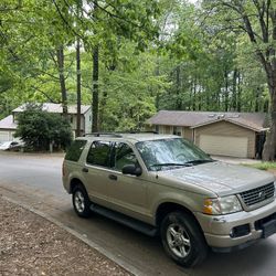 2004 Ford Explorer