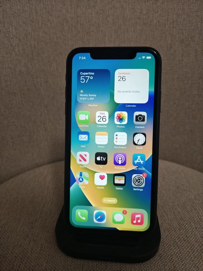 iPhone 11 black 64G unlocked for any carrier very good condition