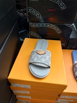 Grey LV women slides