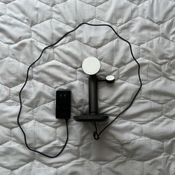 Mophie wireless desktop charging Station 