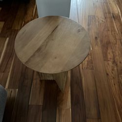 Side Table – 16” Wide – Great Condition