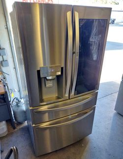 LG 23cu.ft Counter-Depth 4-Door French- Door Refrigerator