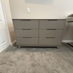 Dresser - Like New!