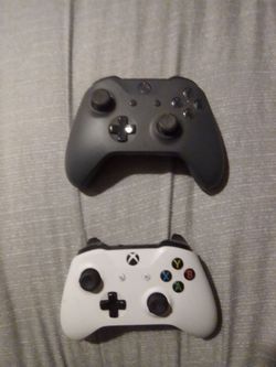 Xbox One controllers