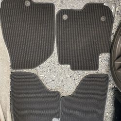 Set Of 4 2023 OEM GMC Denali Floor Mats Like New