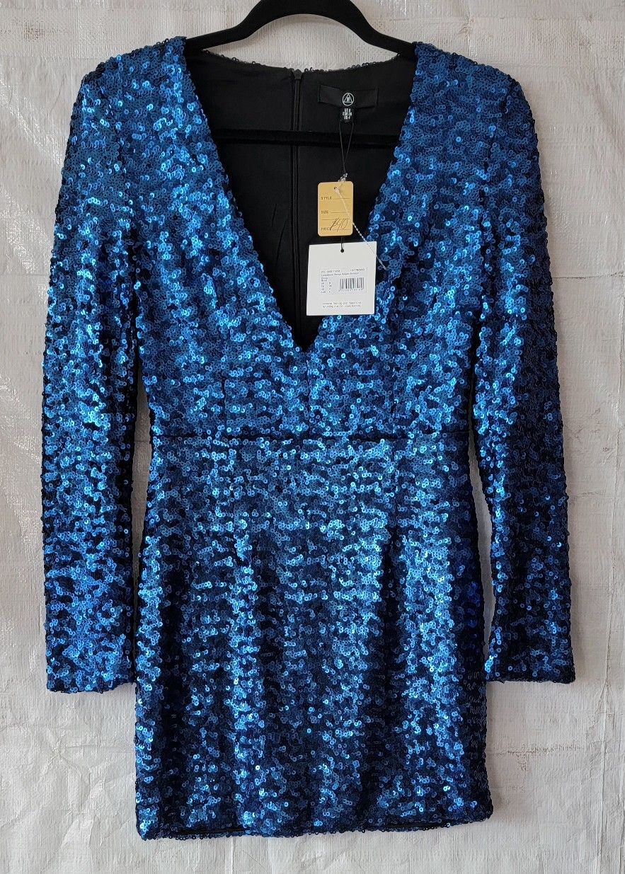 Misguided Longsleeve Plunge Sequin Bodycon Dress