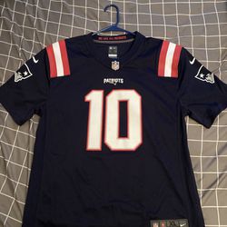 NFL New England Patriots Mac Jones Jersey Size Youth XL 15$ Northside Chicago 
